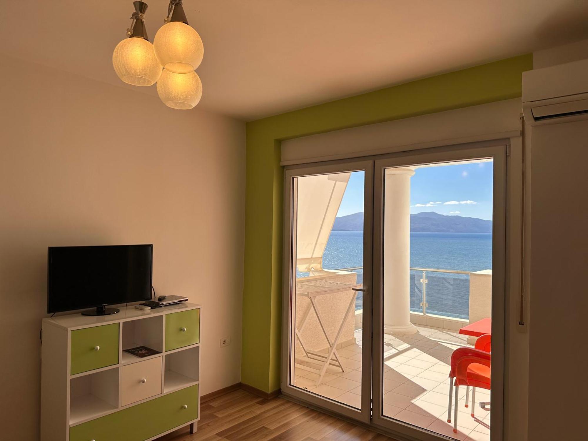 White Sea View Residence Sarandë Eksteriør billede